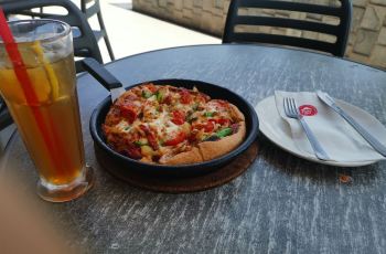 pizza hut hope ar,Pizza Hut Hope AR: A Revolutionary Dining Experience